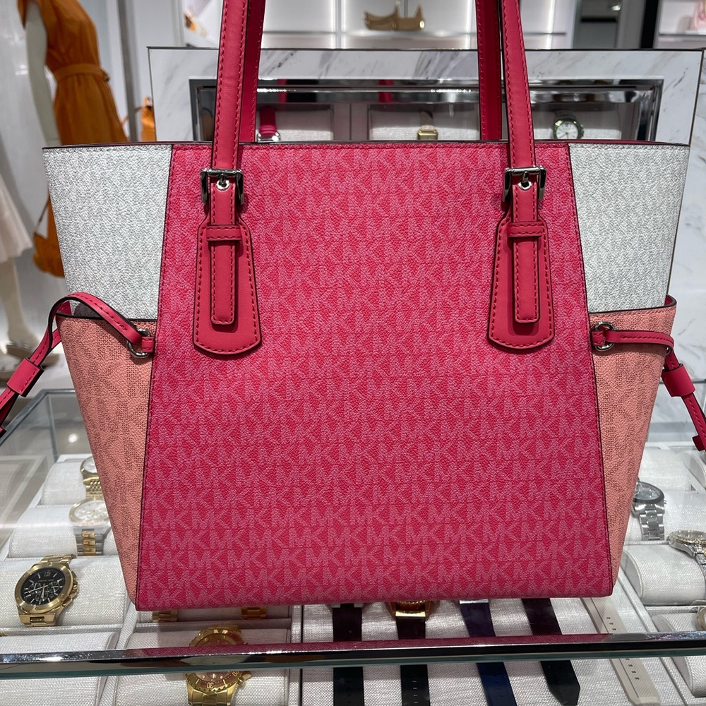 MICHAEL KORS Voyager Lg Color-Block Logo Top Zip EW Shoulder Tote
Hibiscus
NWT - Picture 7 of 16